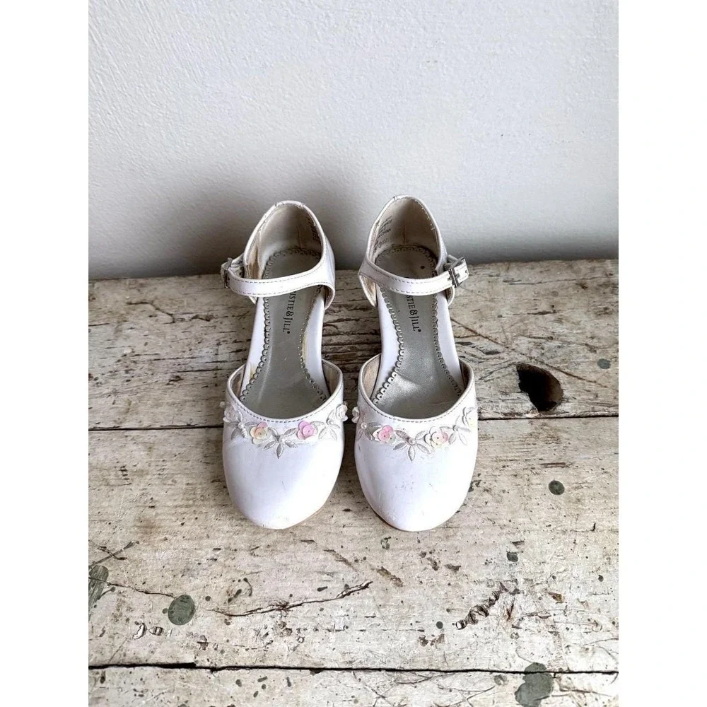 Christie & Jill Girls Size 1M White Isla Floral Heel Dress Shoes